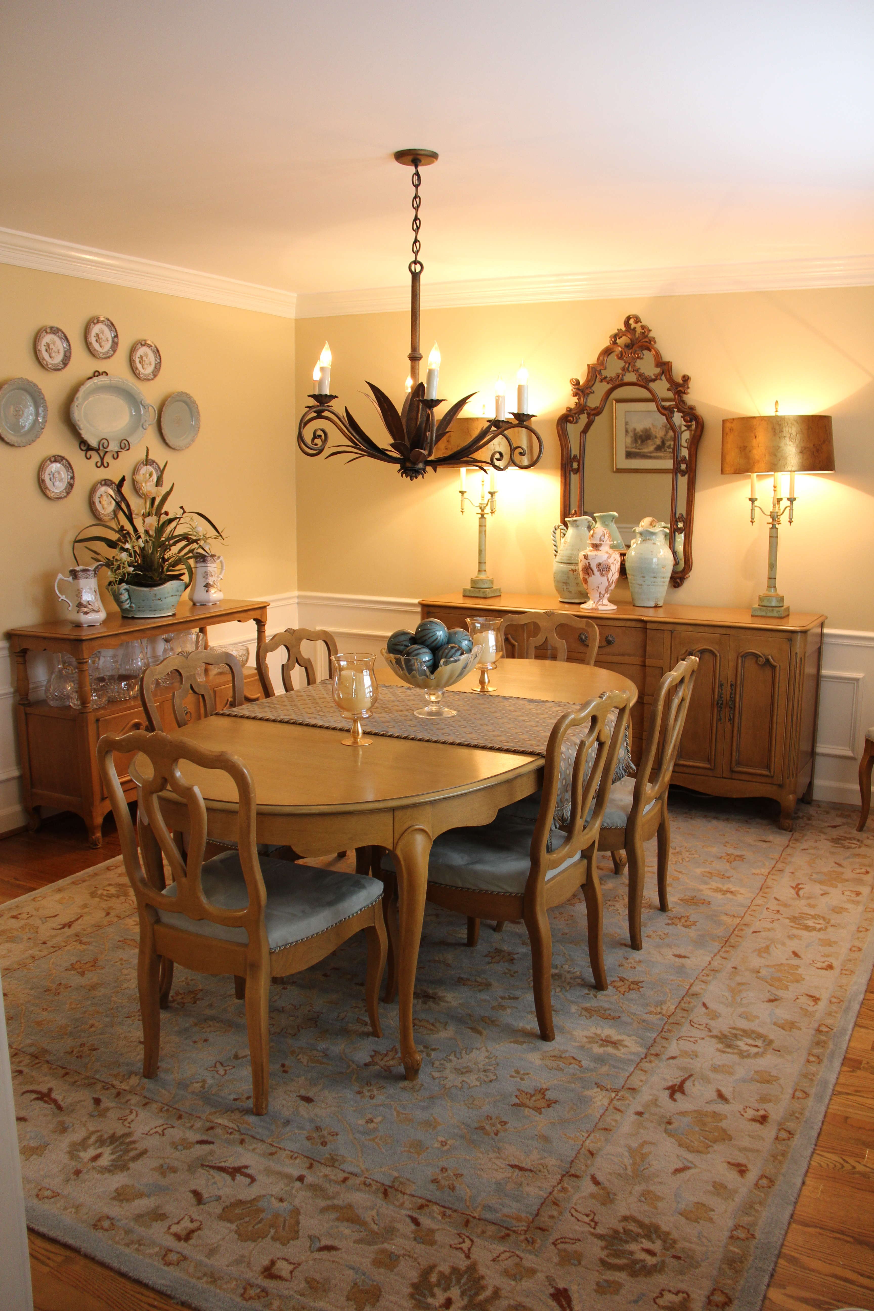 Designing a Dining Room with Golden Glamour Sumptuous LivingSumptuous