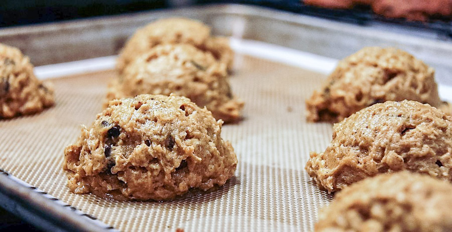 pumpkin chocolate chip cookies 6