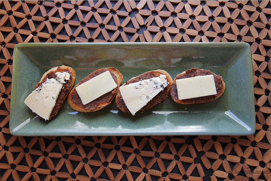 cheese fig walnut crostini