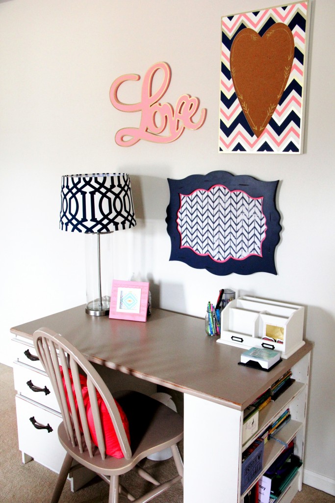 Fresh, Fun, & Vintage Desk Space