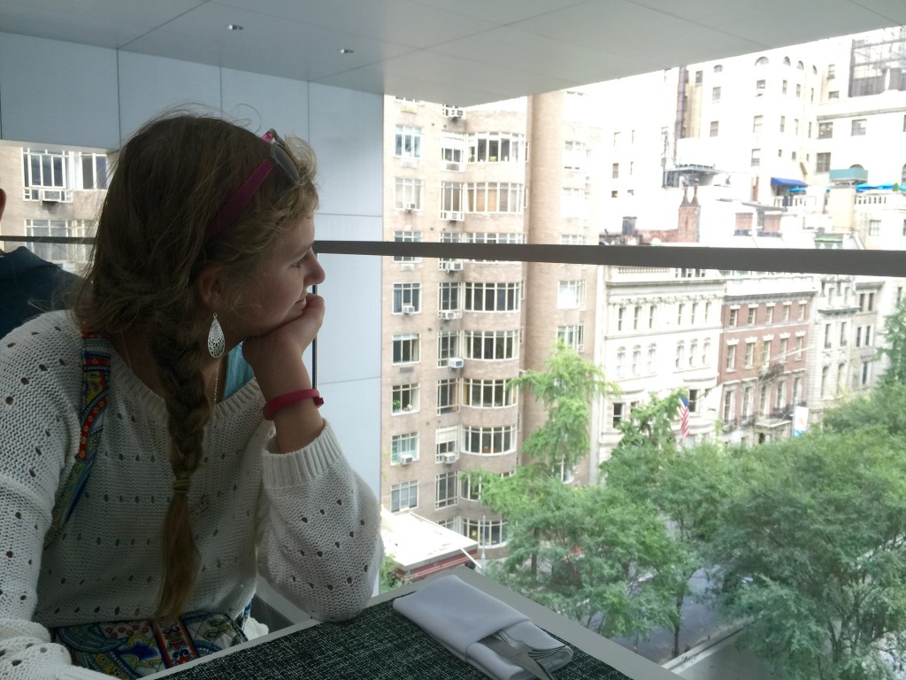 girls trip to new york city art museum cafe